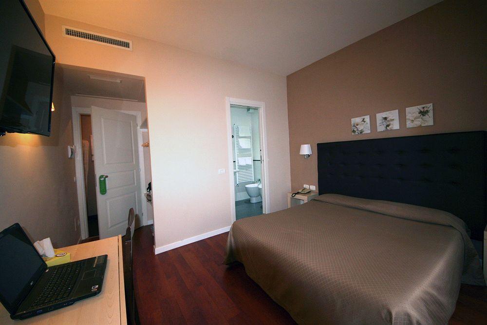 Hotel Saturnia Рим Экстерьер фото