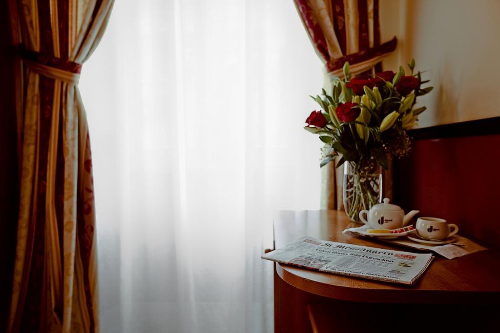 Hotel Saturnia Рим Номер фото