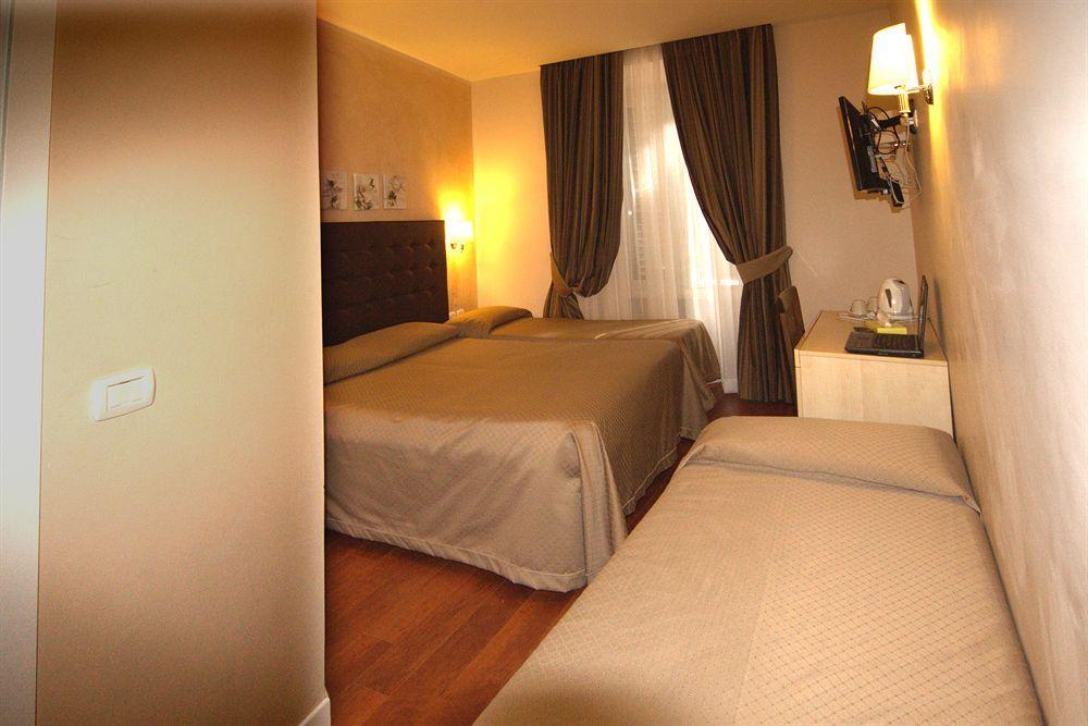 Hotel Saturnia Рим Экстерьер фото